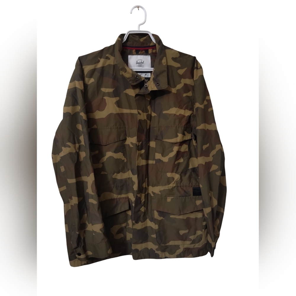 MEN'S Herschel Supply Co. Field Woodland Camo Rain Jacket size MEDIUM - Picture 1 of 12